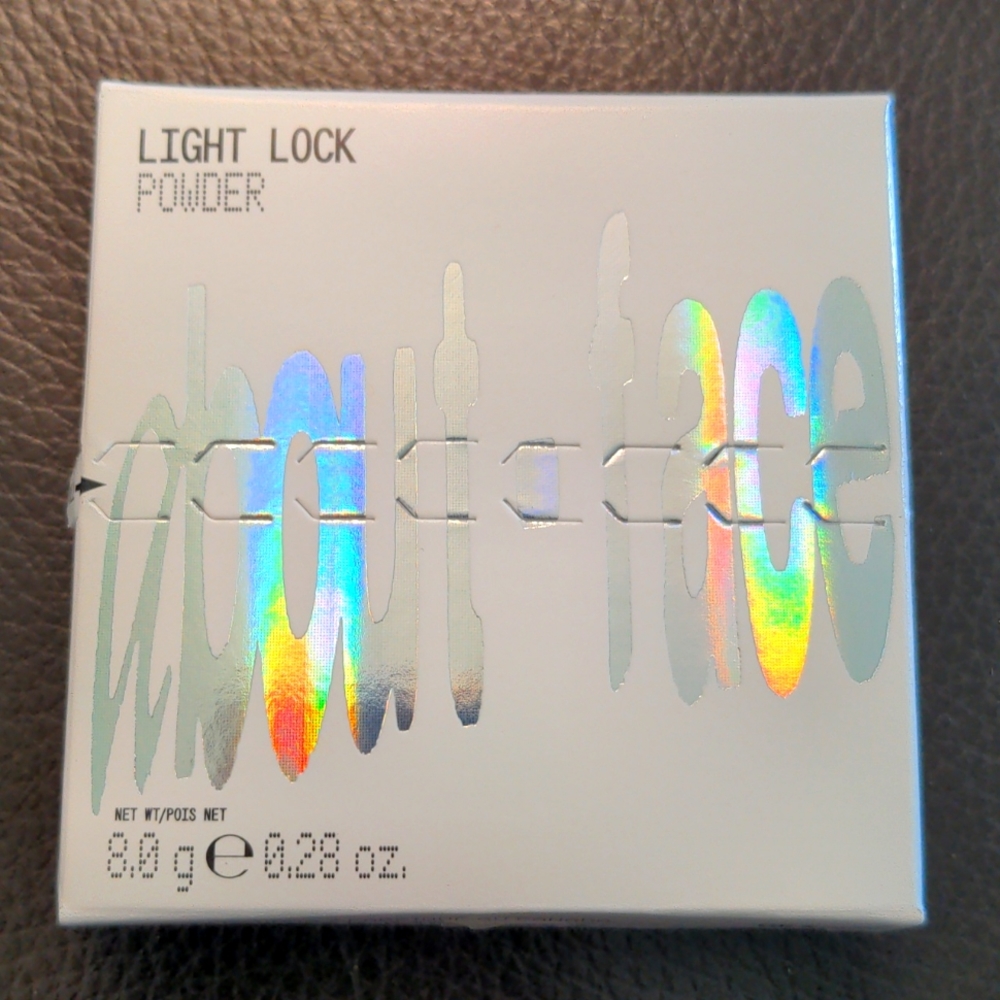 about face: light lock powder